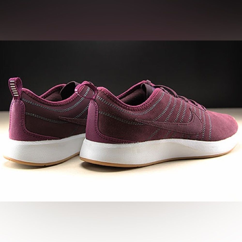 Nike Athletic Suede Shoes Size 7.5